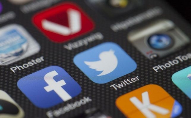 Twitter i les notícies més surrealistes Twitter i les notícies més surrealistes