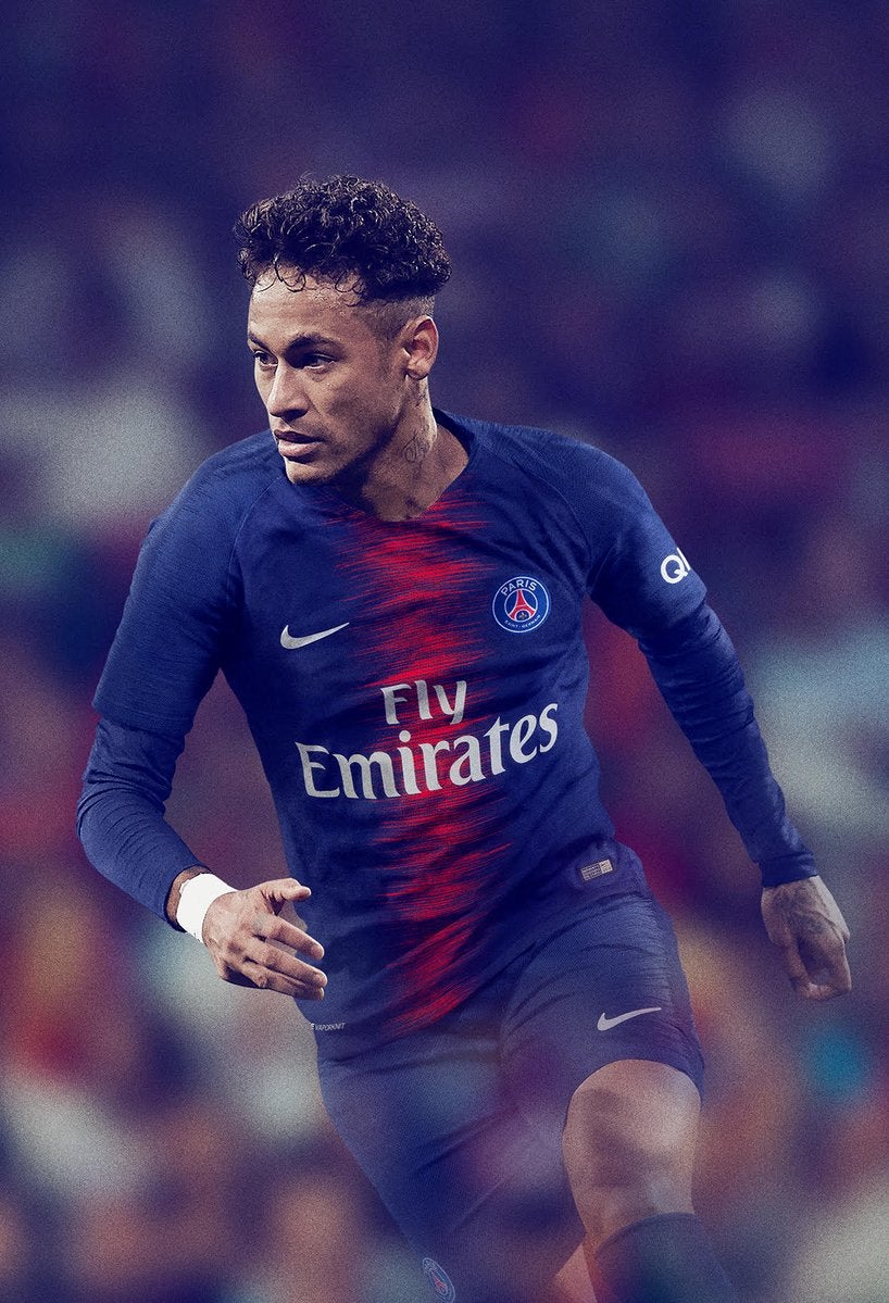 Neymar, "orgulloso" de poder vestir la nueva camiseta del PSG Neymar, "orgulloso" de poder vestir la nueva camiseta del PSG