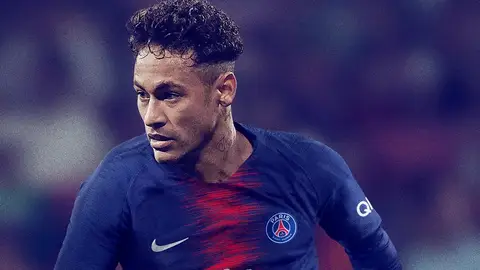 Neymar, con la nueva camiseta del PSG Neymar, con la nueva camiseta del PSG