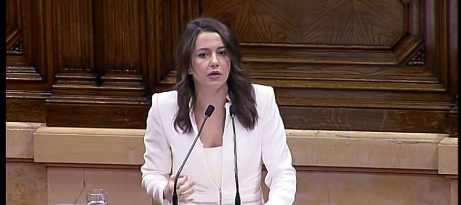 Arrimadas, a Torra: "Usted no ha venido a dirigir un gobierno, ha venido a dirigir un CDR". Arrimadas, a Torra: "Usted no ha venido a dirigir un gobierno, ha venido a dirigir un CDR".