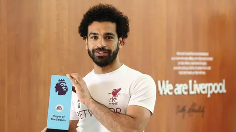 Mohamed Salah con el galardón a mejor jugador de la Premier Mohamed Salah con el galardón a mejor jugador de la Premier