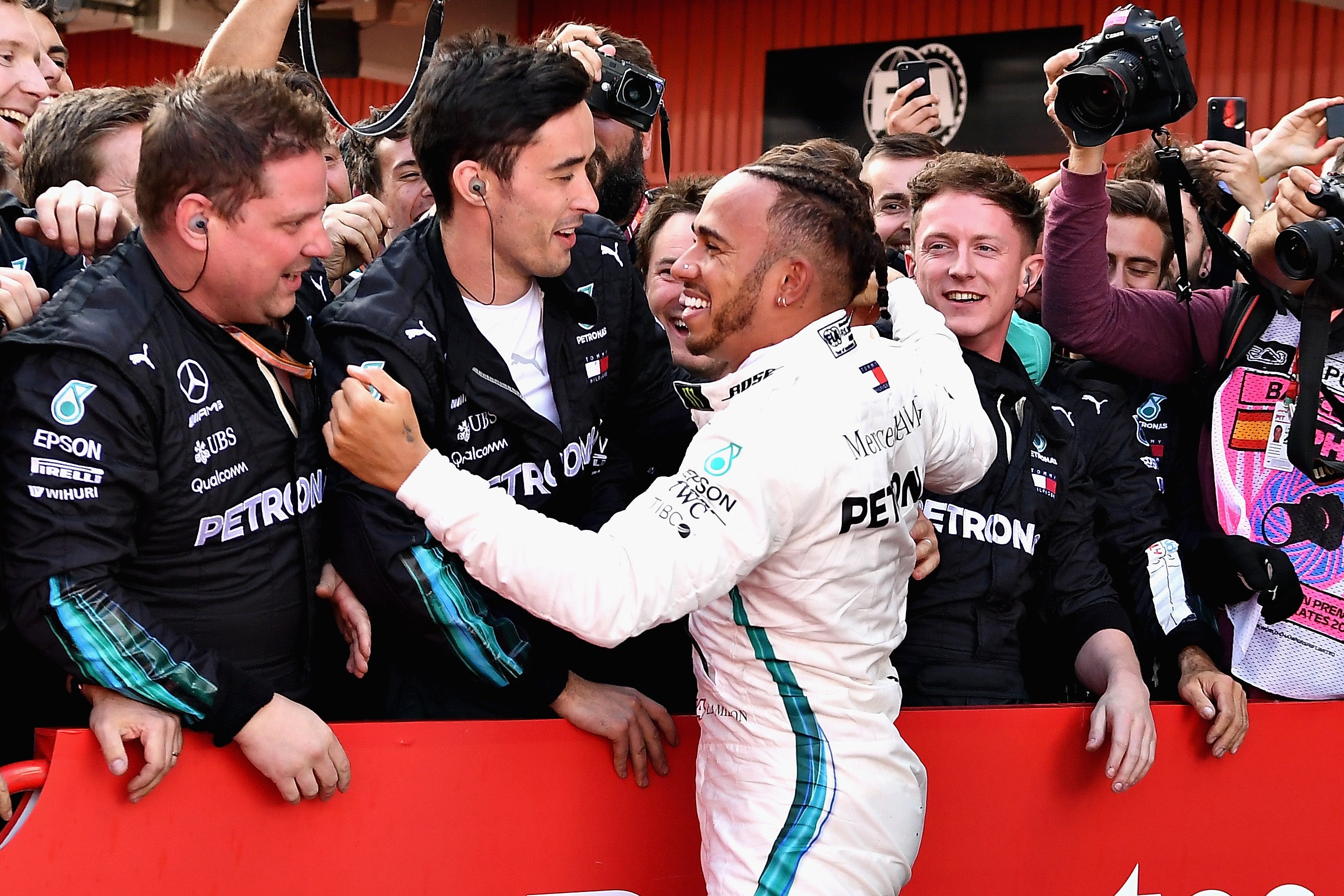 Lewis Hamilton renueva con Mercedes hasta el año 2020 Lewis Hamilton renueva con Mercedes hasta el año 2020