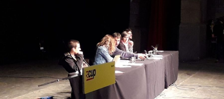 Noticias Antena 3 Fin de Semana (13-05-18) La CUP debate si facilita la investidura de Torra centrados en "cumplir el mandato del 1-O" Noticias Antena 3 Fin de Semana (13-05-18) La CUP debate si facilita la investidura de Torra centrados en "cumplir el mandato del 1-O"