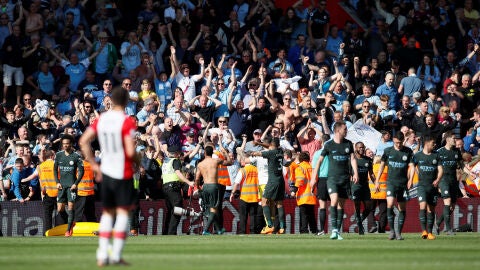 Los jugadores del Manchester City celebran el gol de Gabriel Jesus