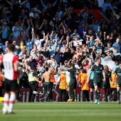 Los jugadores del Manchester City celebran el gol de Gabriel Jesus