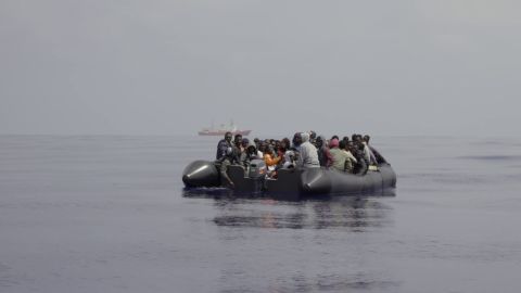 El impactante rescate de Proactiva a refugiados en el Mediterr&aacute;neo