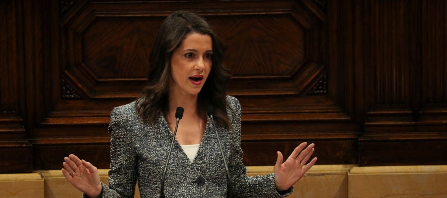 Inés Arrimadas en la segunda sesión del debate de investidura Inés Arrimadas en la segunda sesión del debate de investidura