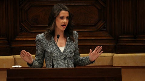 In&eacute;s Arrimadas en la segunda sesi&oacute;n del debate de investidura