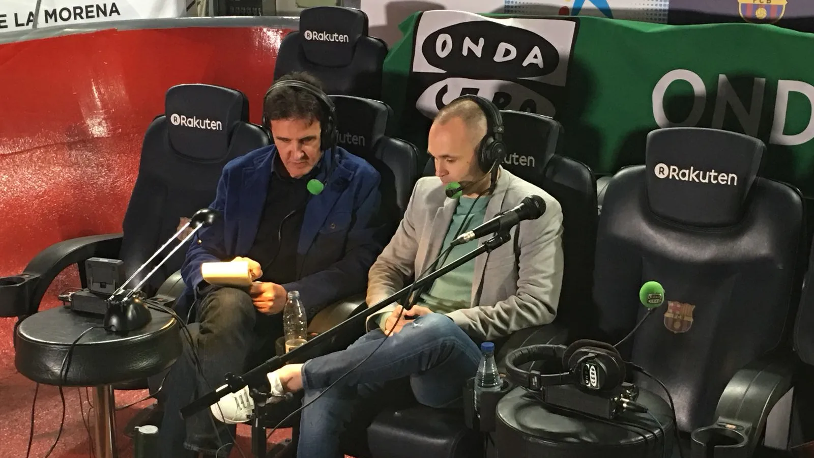 José Ramón de La Morena junto a Andrés Iniesta
