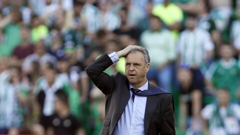 Joaqu&iacute;n Caparr&oacute;s, durante el derbi ante el Betis