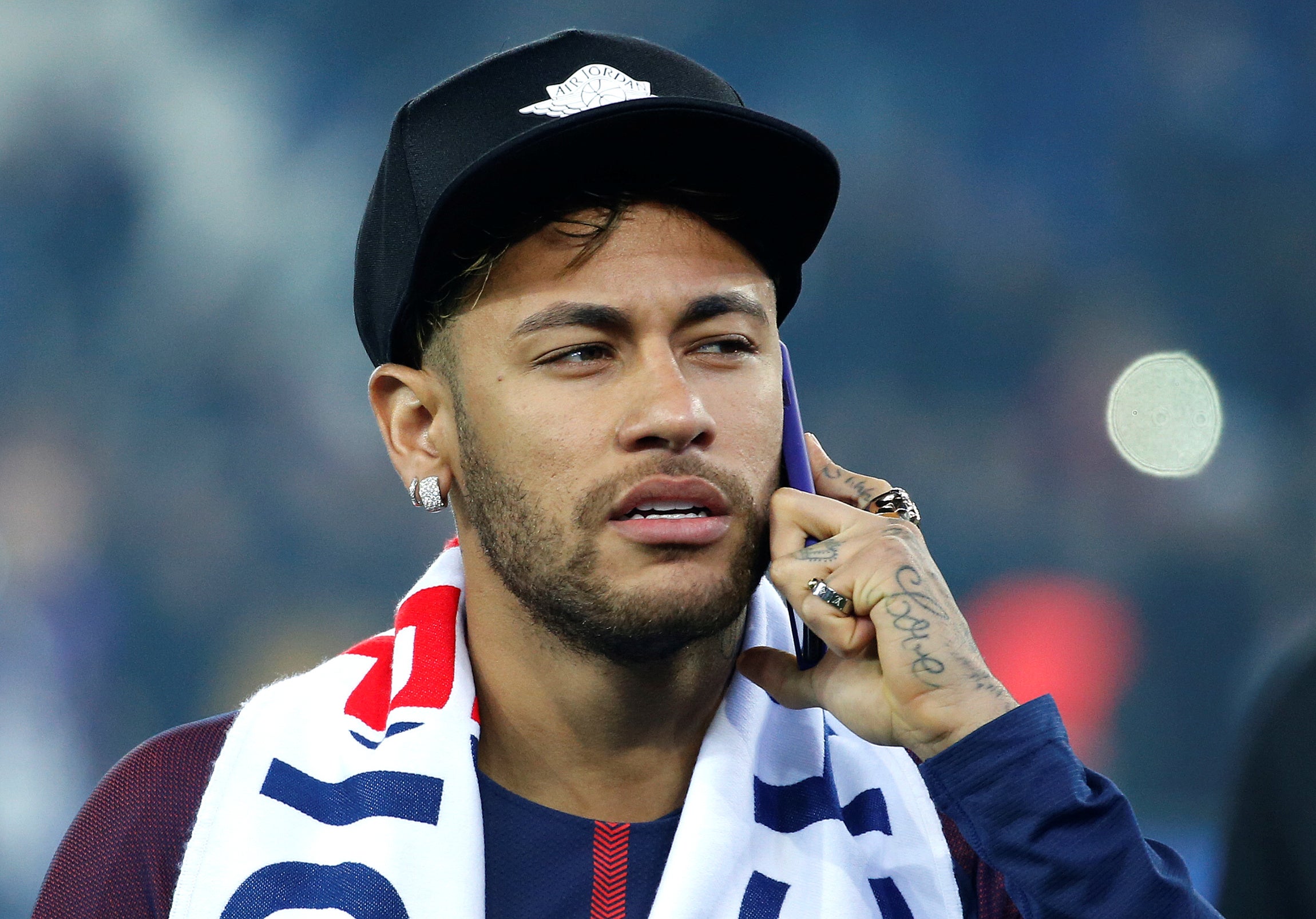Neymar: "¿Madrid o United? No es momento de hablar de traspasos; estoy un poco aburrido ya" Neymar: "¿Madrid o United? No es momento de hablar de traspasos; estoy un poco aburrido ya"