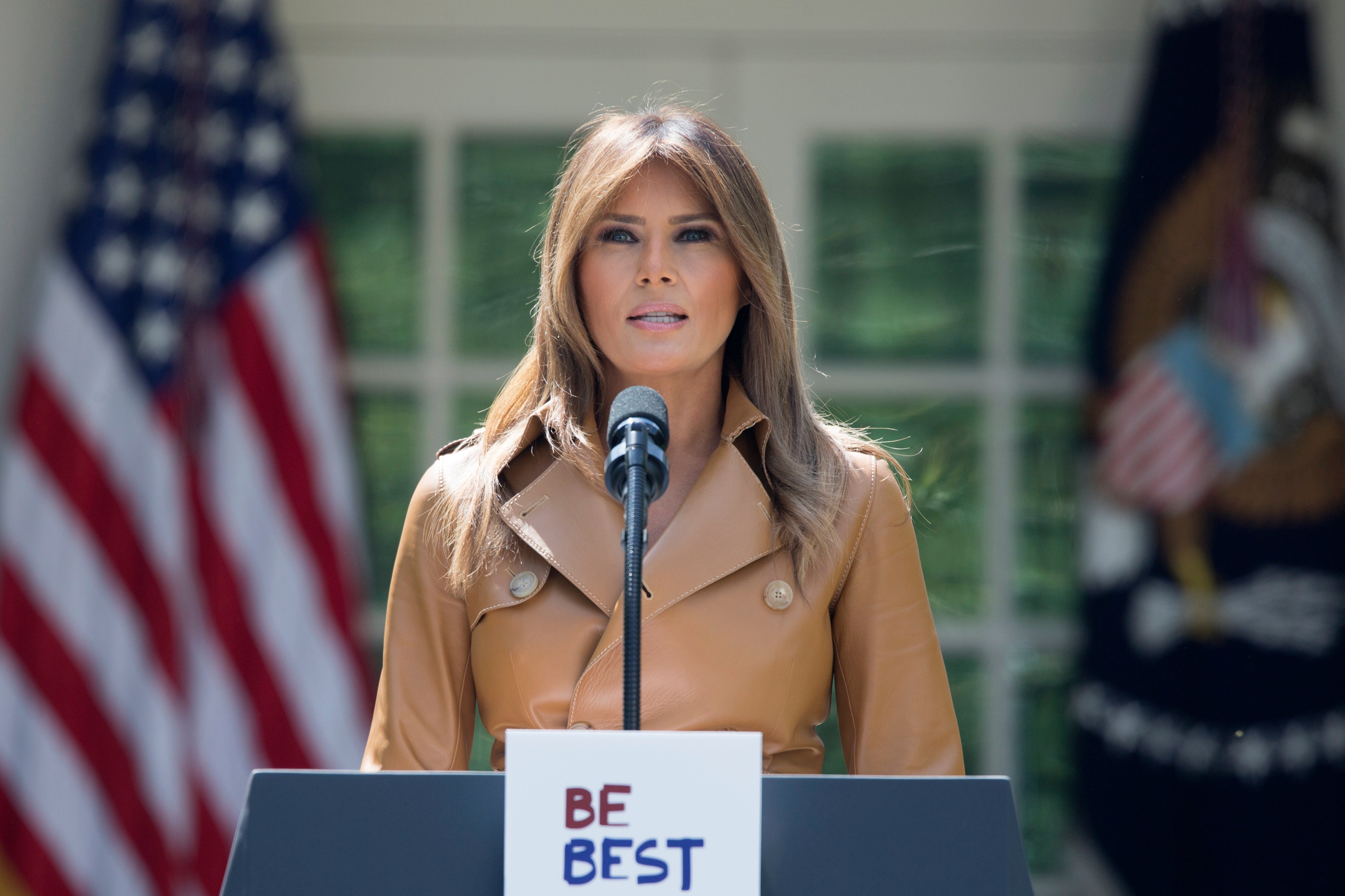 Melania Trump apoya a Lebron James después de que el presidente de EEUU cuestionara su inteligencia Melania Trump apoya a Lebron James después de que el presidente de EEUU cuestionara su inteligencia