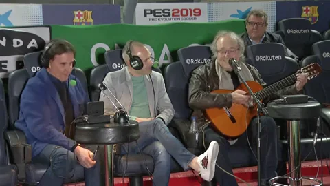 Serrat le dedica una canción a Iniesta: "Son aquellas pequeñas cosas que dejó un tiempo de rosas"