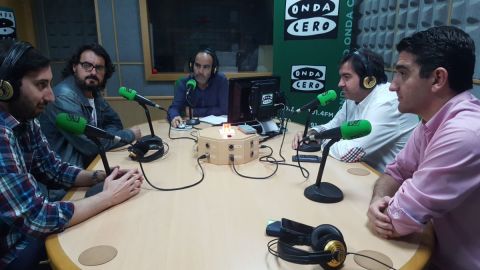 Hoy analizamos la &uacute;ltima victoria de C&aacute;diz contra el Zaragoza con nuestros tertulianos de la "Tertulia La Resaca". Conduce Manolo Camacho.