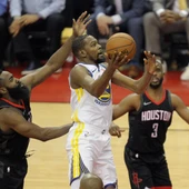 Kevin Durant, perseguido por James Harden Kevin Durant, perseguido por James Harden