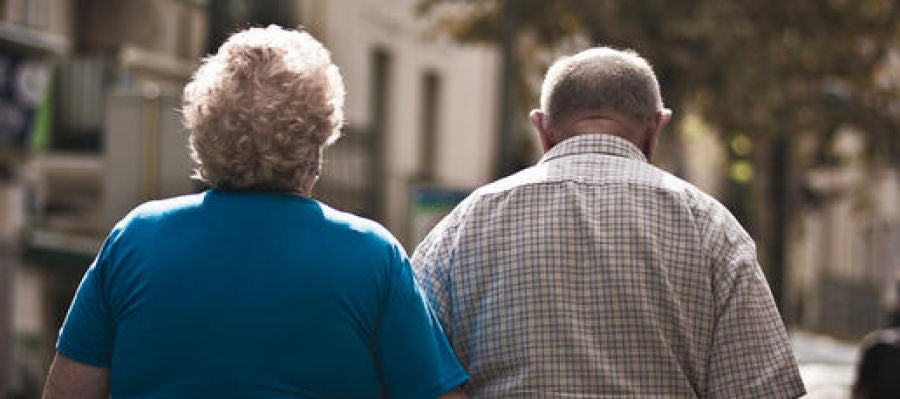 Una pareja de ancianos Una pareja de ancianos