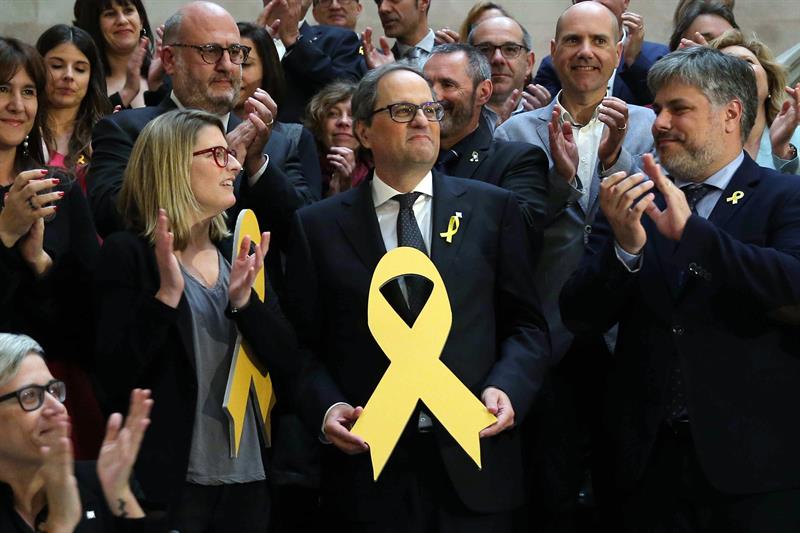 Quim Torra quiere "restituir" el Govern de Puigdemont y pedirá a sus consellers que repitan Quim Torra quiere "restituir" el Govern de Puigdemont y pedirá a sus consellers que repitan