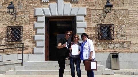 Miembros de "S&iacute; a la Tierra Viva" han presentado el borrador de la proposici&oacute;n de ley de tierras raras