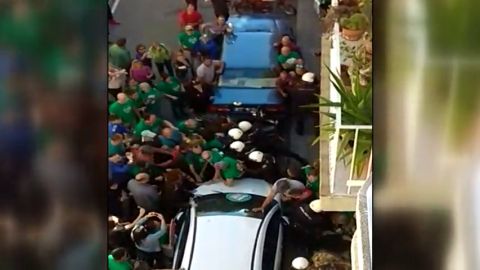 El desahucio de una familia con tres hijas acaba con fuertes cargas policiales