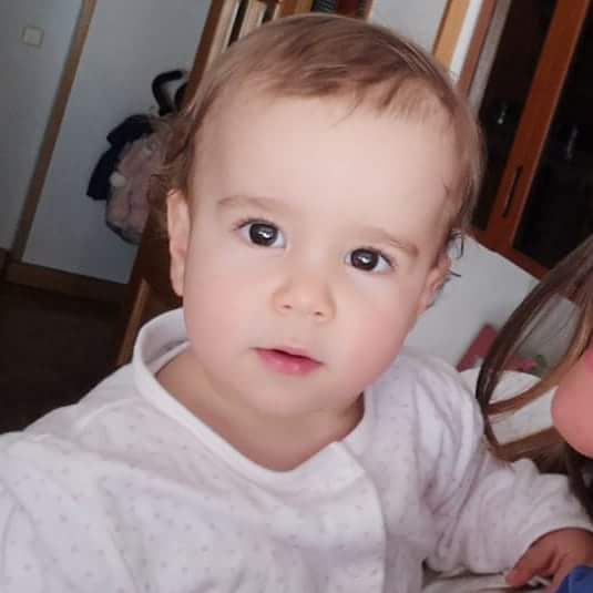 Los padres de una bebé a la que se implantará un corazón artificial inician una campaña para concienciar sobre la importancia de donar órganos Los padres de una bebé a la que se implantará un corazón artificial inician una campaña para concienciar sobre la importancia de donar órganos