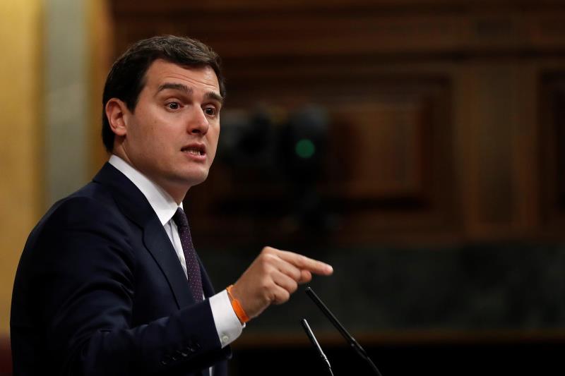 Rivera acude a la cita con Rajoy exigiendo que se mantenga el artículo 155 en Cataluña Rivera acude a la cita con Rajoy exigiendo que se mantenga el artículo 155 en Cataluña