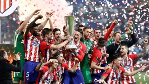 El Atl&eacute;tico de Madrid levanta el trofeo de campe&oacute;n de la Europa League