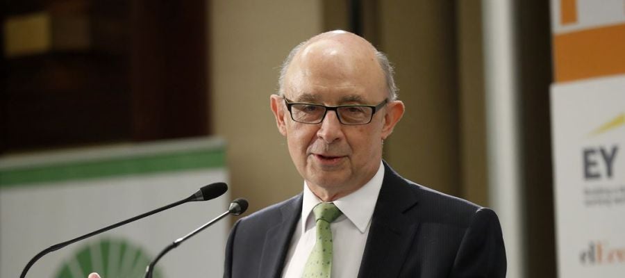 Cristóbal Montoro ante los medios Cristóbal Montoro ante los medios