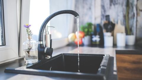 &lsquo;SmartWater&rsquo;: el invento de dos fontaneros que permite ahorrar 500 euros al a&ntilde;o en agua