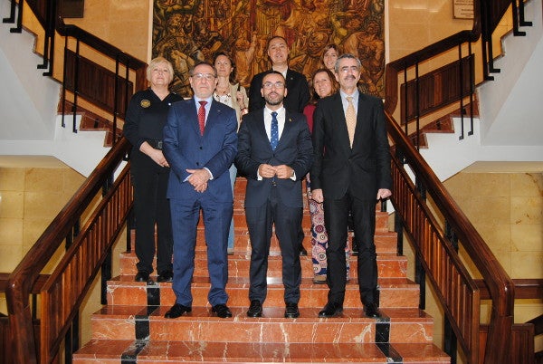 La UJI, el Ayuntamiento de Vila-real y el IVASPE promueven la formación en mediación policial entre la policía de toda la Comunitat La UJI, el Ayuntamiento de Vila-real y el IVASPE promueven la formación en mediación policial entre la policía de toda la Comunitat