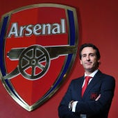 Unai Emery en su presentación como técnico del Arsenal