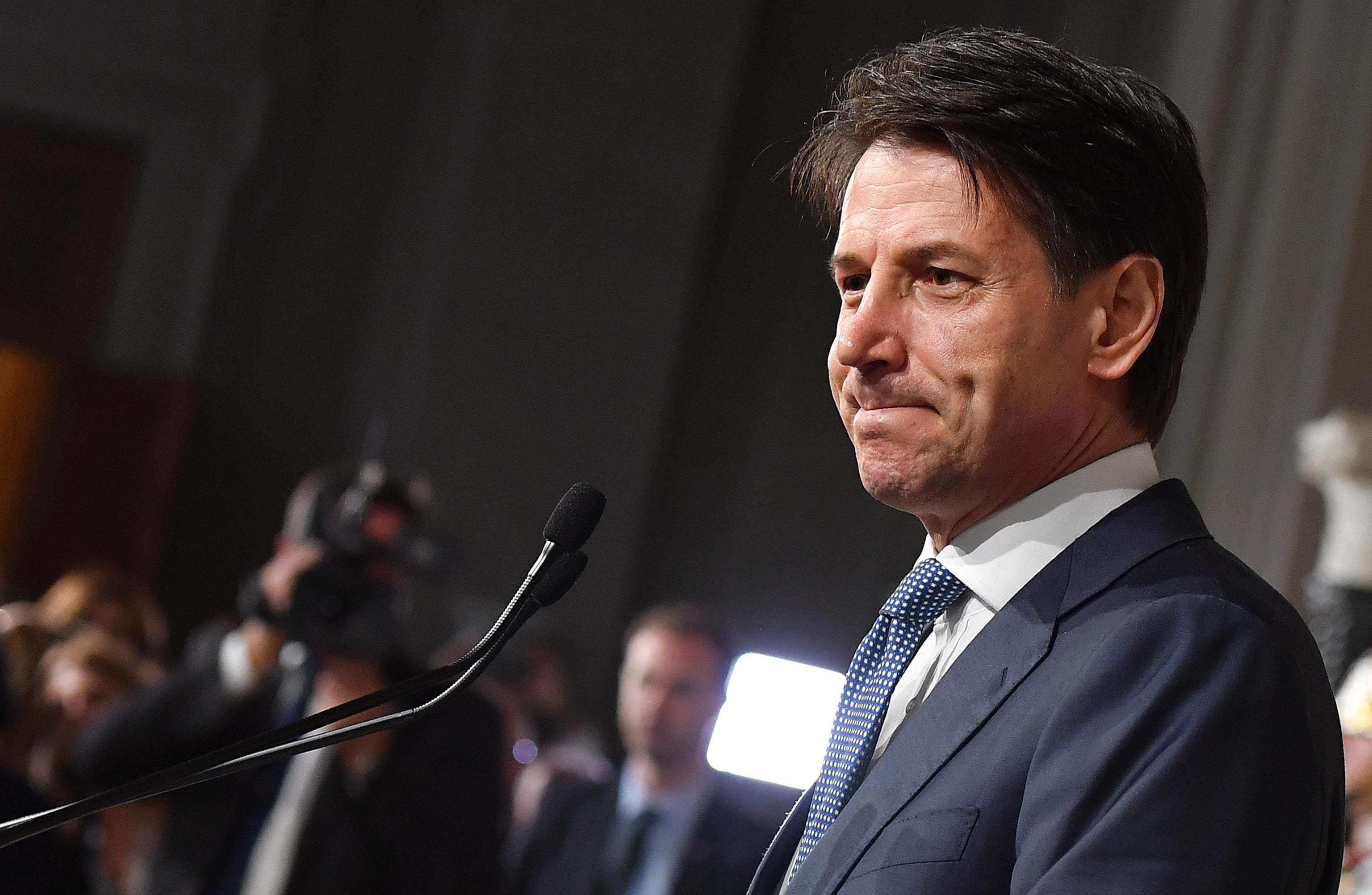 Conte renuncia a formar Gobierno en Italia Conte renuncia a formar Gobierno en Italia