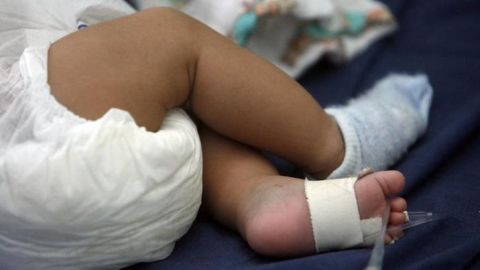 Un beb&eacute; reci&eacute;n nacido