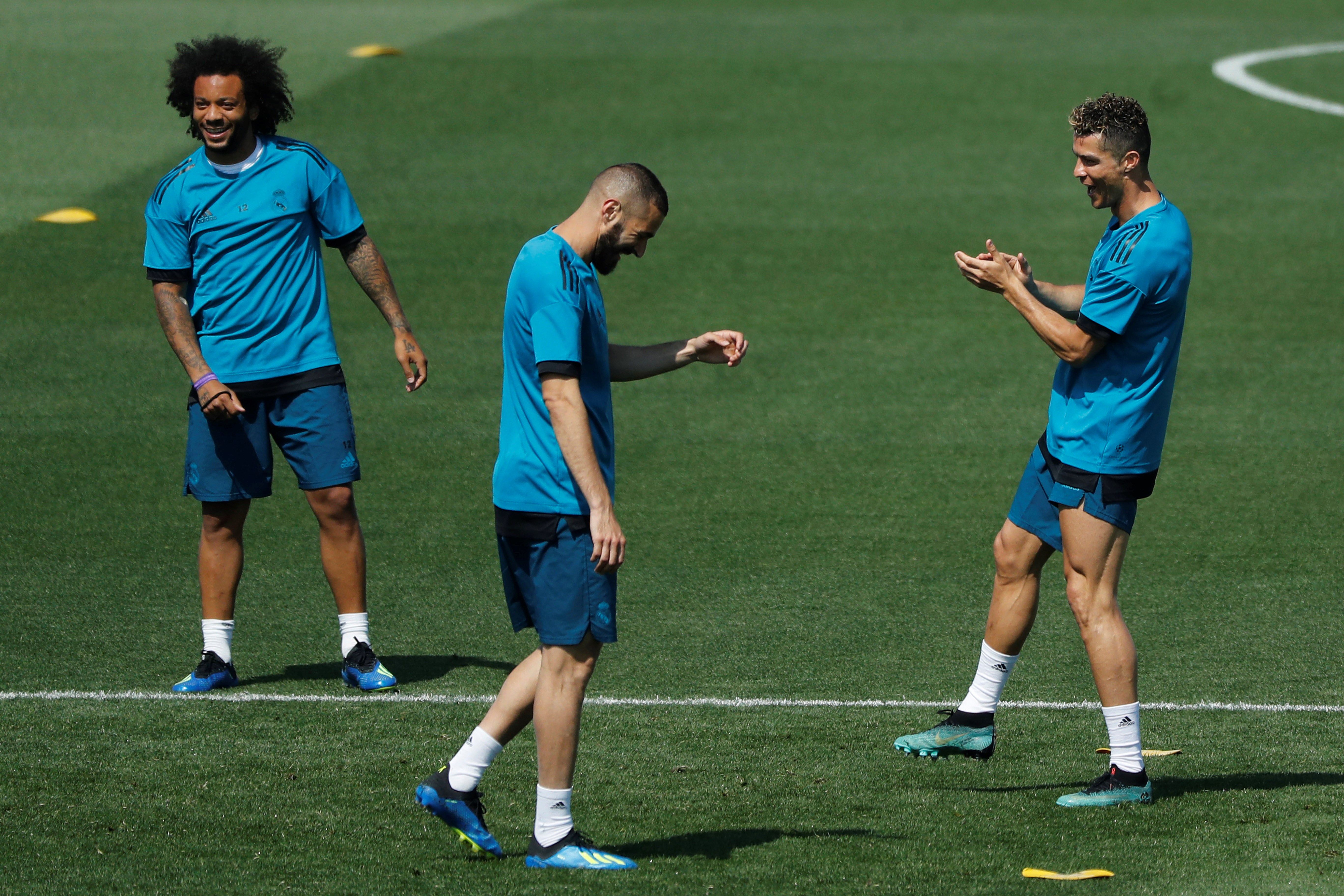 Benzema entrena con normalidad a tres días de la final ante el Liverpool Benzema entrena con normalidad a tres días de la final ante el Liverpool