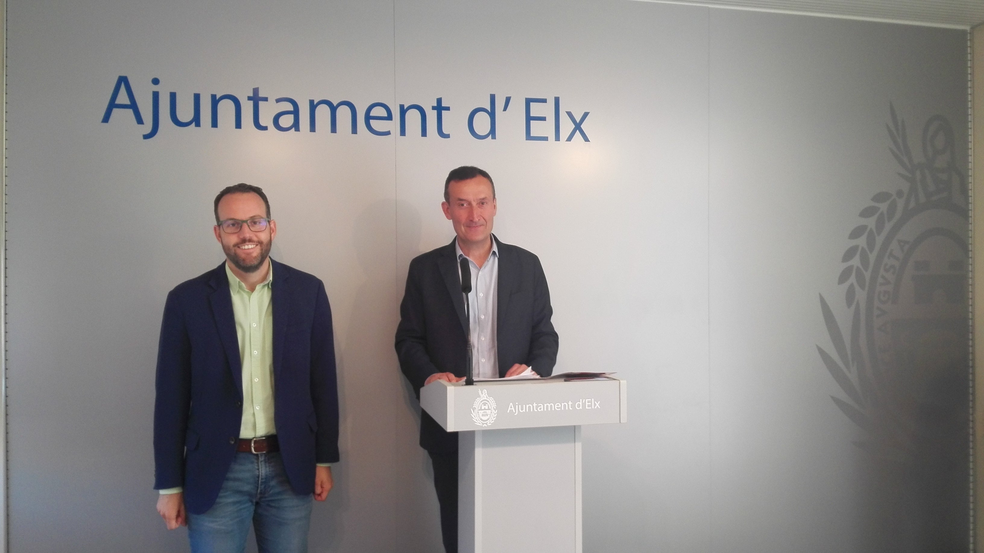 El Ayuntamiento de Elche va a contratar 143 jóvenes menores de 30 años en los próximos meses El Ayuntamiento de Elche va a contratar 143 jóvenes menores de 30 años en los próximos meses