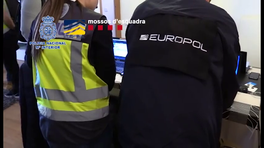 Diecinueve detenidos de una red europea que estafó 8 millones de euros en España Diecinueve detenidos de una red europea que estafó 8 millones de euros en España