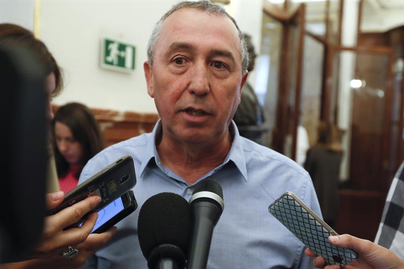 Compromís cierra un pacto con PSOE y votará sí a la investidura de Sánchez Compromís cierra un pacto con PSOE y votará sí a la investidura de Sánchez