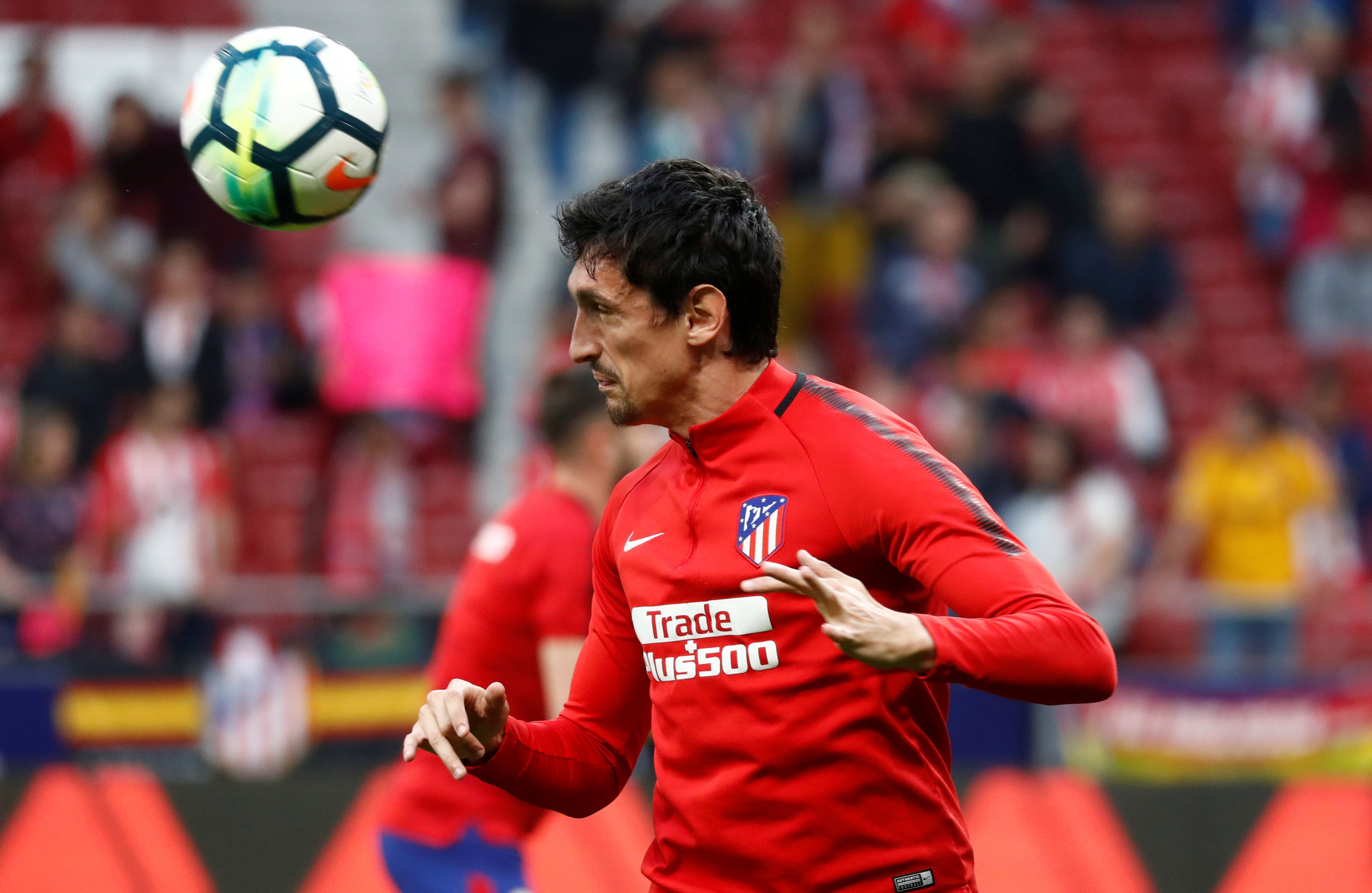 Savic se retira lesionado en el minuto 8 contra el Levante tras sufrir una lesión muscular Savic se retira lesionado en el minuto 8 contra el Levante tras sufrir una lesión muscular