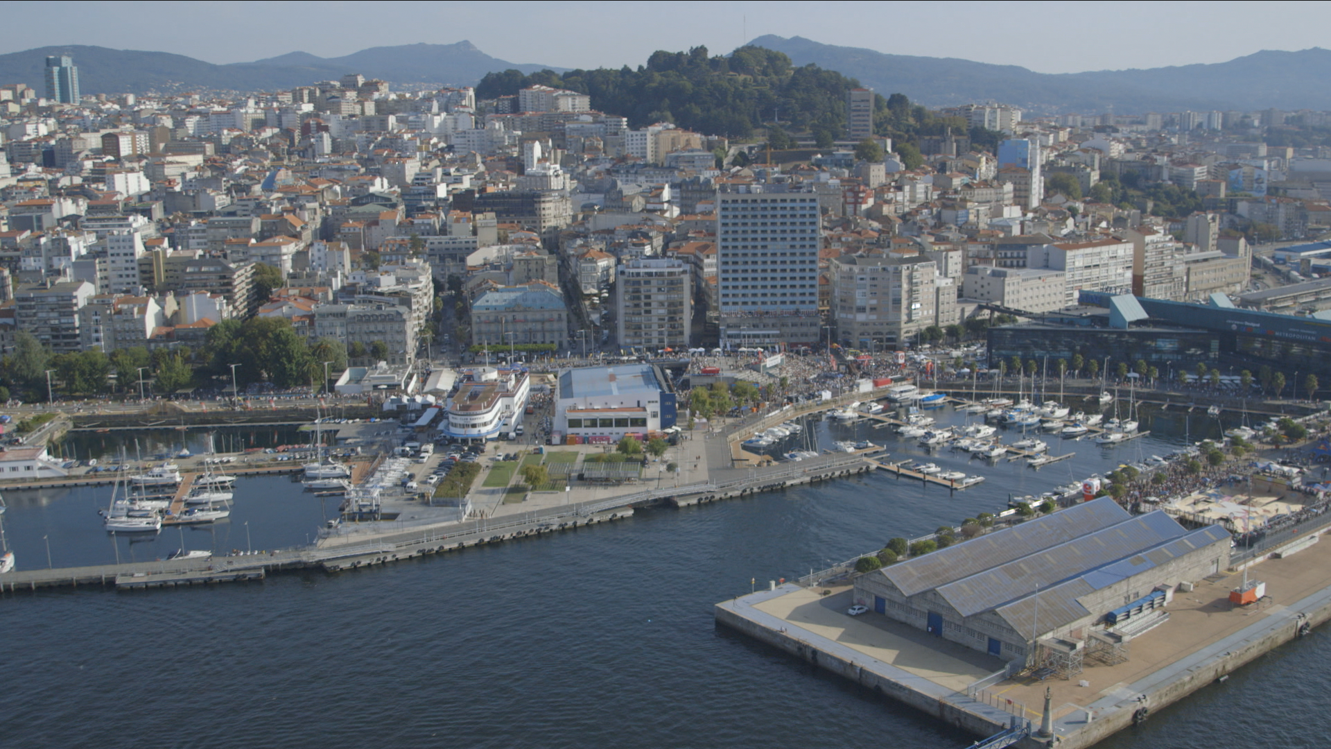 " En Vigo ya hay más plazas en pisos turísticos que en hoteles y hostales" " En Vigo ya hay más plazas en pisos turísticos que en hoteles y hostales"