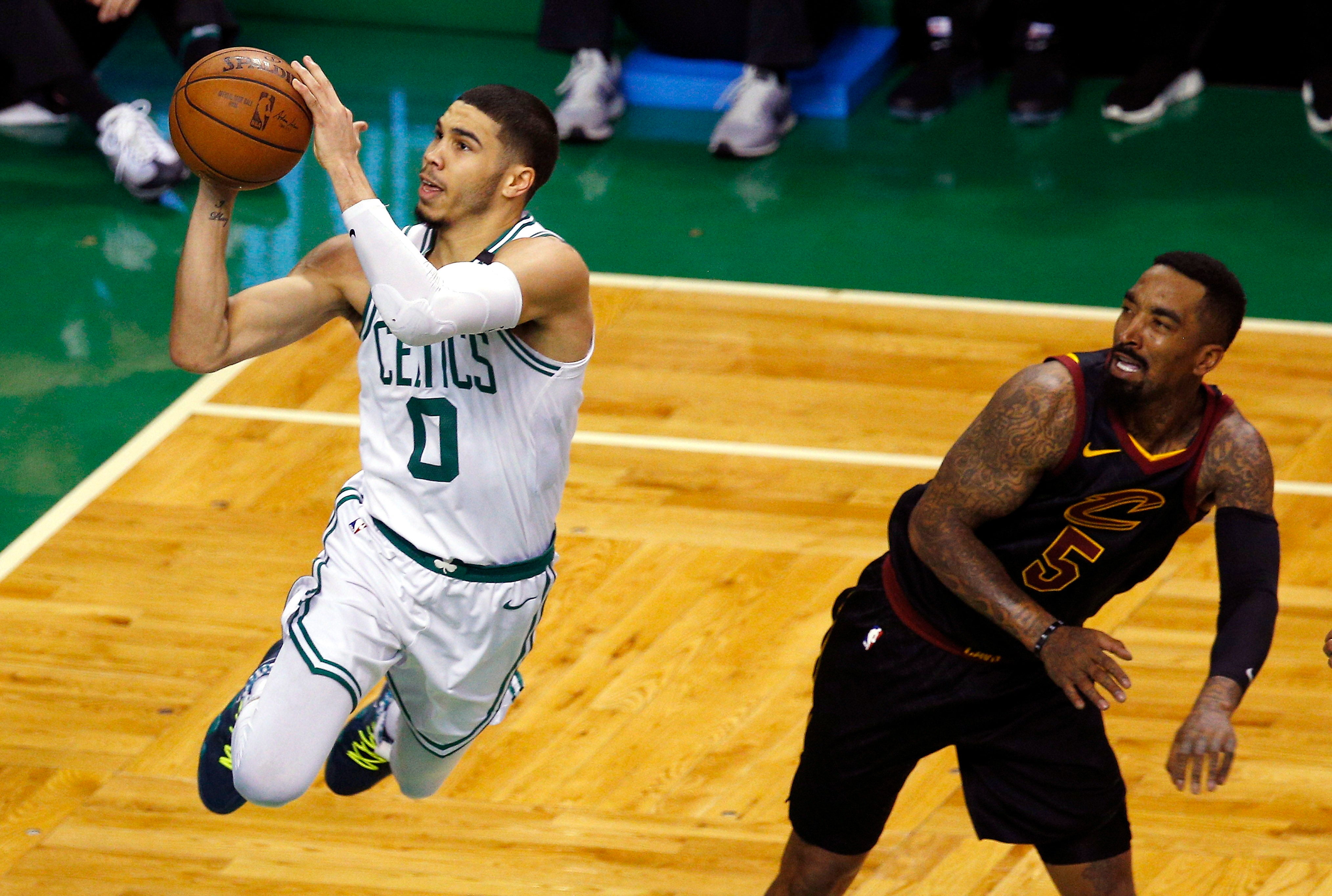 Tatum deja contra las cuerdas a los Cavaliers de LeBron James Tatum deja contra las cuerdas a los Cavaliers de LeBron James