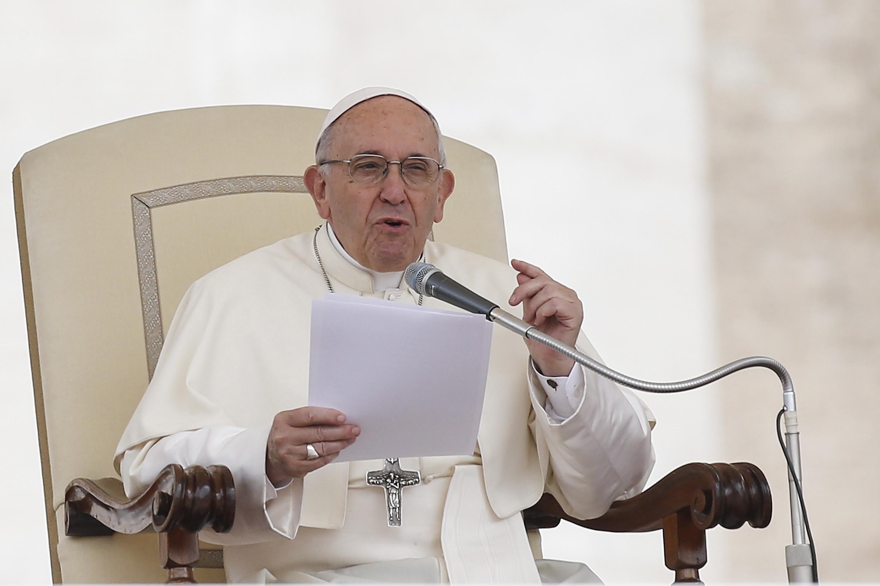 Papa dice sobre matrimonio que a veces " es mejor separarse para evitar una guerra mundial" Papa dice sobre matrimonio que a veces " es mejor separarse para evitar una guerra mundial"