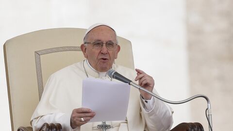 El Papa Francisco celebra su audiencia general de los mi&eacute;rcoles en la Plaza de San Pedro del Vaticano