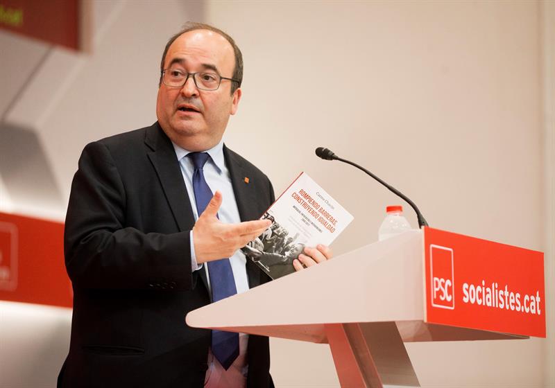 Iceta no ve "humillante" la resolución alemana sobre Puigdemont y critica la "exhibición de indignación" del PP Iceta no ve "humillante" la resolución alemana sobre Puigdemont y critica la "exhibición de indignación" del PP