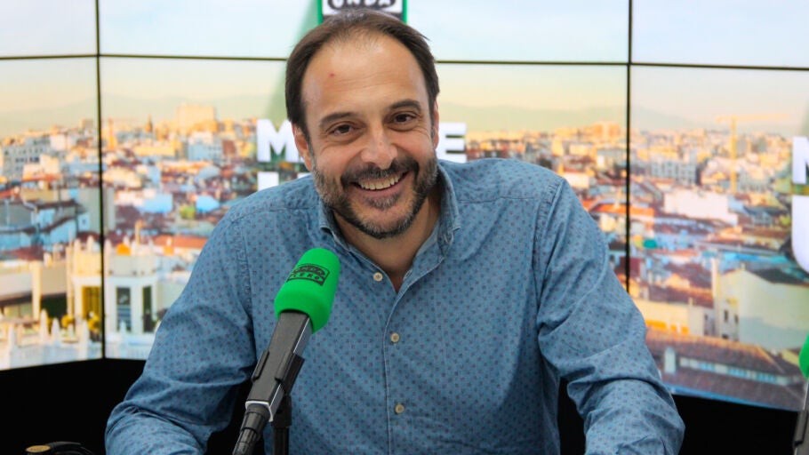 Roberto Vilar durante una entrevista en Onda Cero