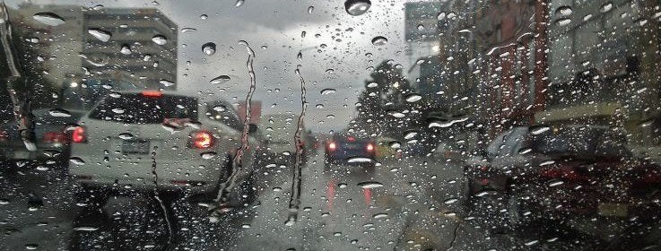 Monumental atasco en Madrid por la tormenta: más de 100 kilómetros de retenciones Monumental atasco en Madrid por la tormenta: más de 100 kilómetros de retenciones