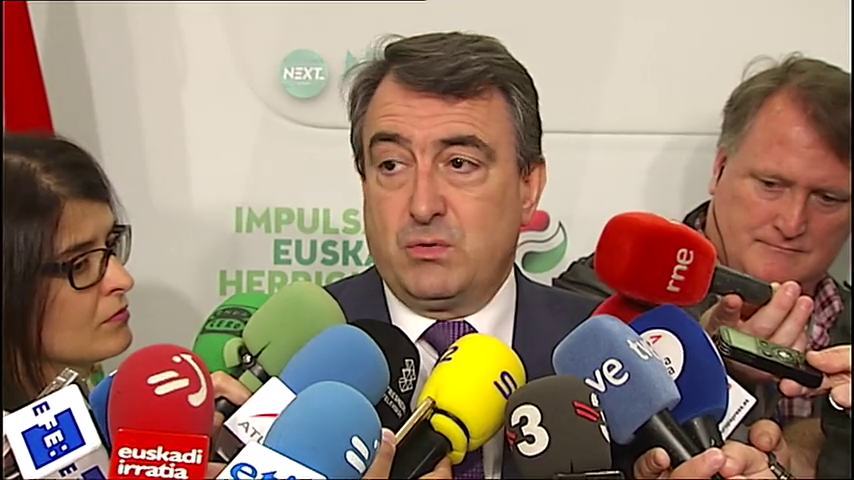 Tertulia: ¿Apoyará el PNV la moción de censura contra Rajoy? Tertulia: ¿Apoyará el PNV la moción de censura contra Rajoy?