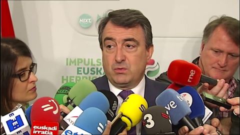 El PNV, dispuesto a hablar con PSOE de la moci&oacute;n de censura para saber su planteamiento sobre Euskadi y Catalu&ntilde;a