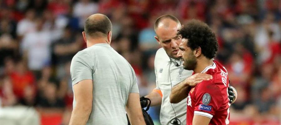 Salah se retira lesionado en la final. Salah se retira lesionado en la final.