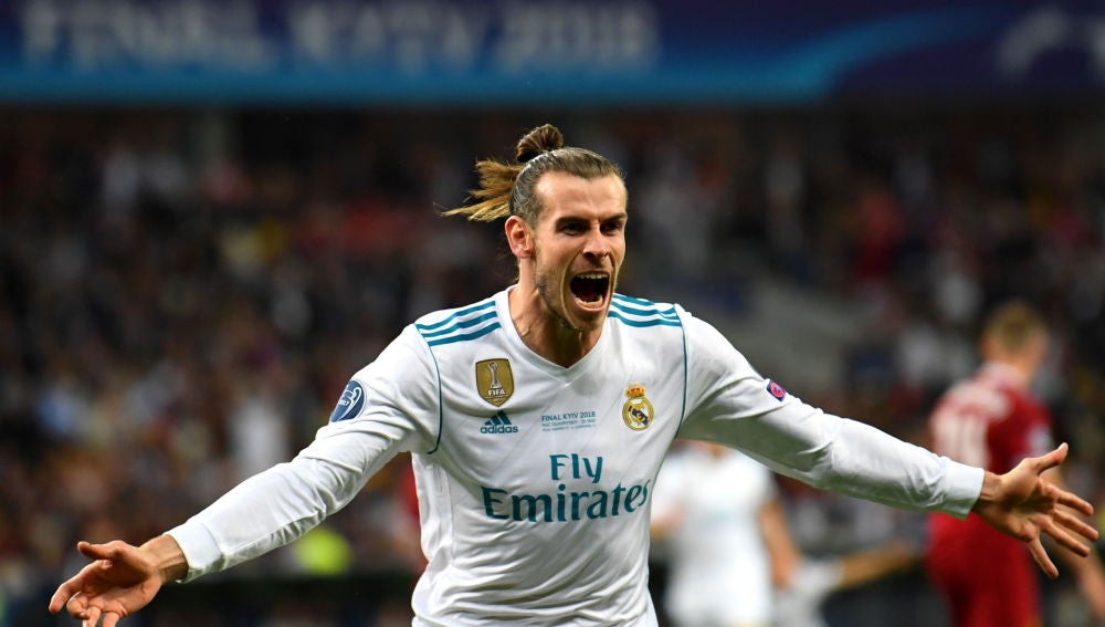 Gareth Bale celebrando el 2-1 