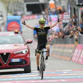 Mikel Nieve celebra la victoria en Cervinia Mikel Nieve celebra la victoria en Cervinia