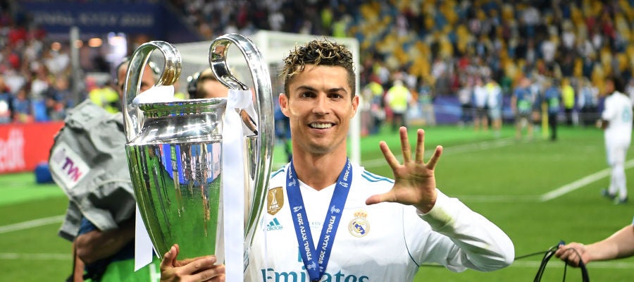 Cristiano Ronaldo celebra su quinta Champions Cristiano Ronaldo celebra su quinta Champions